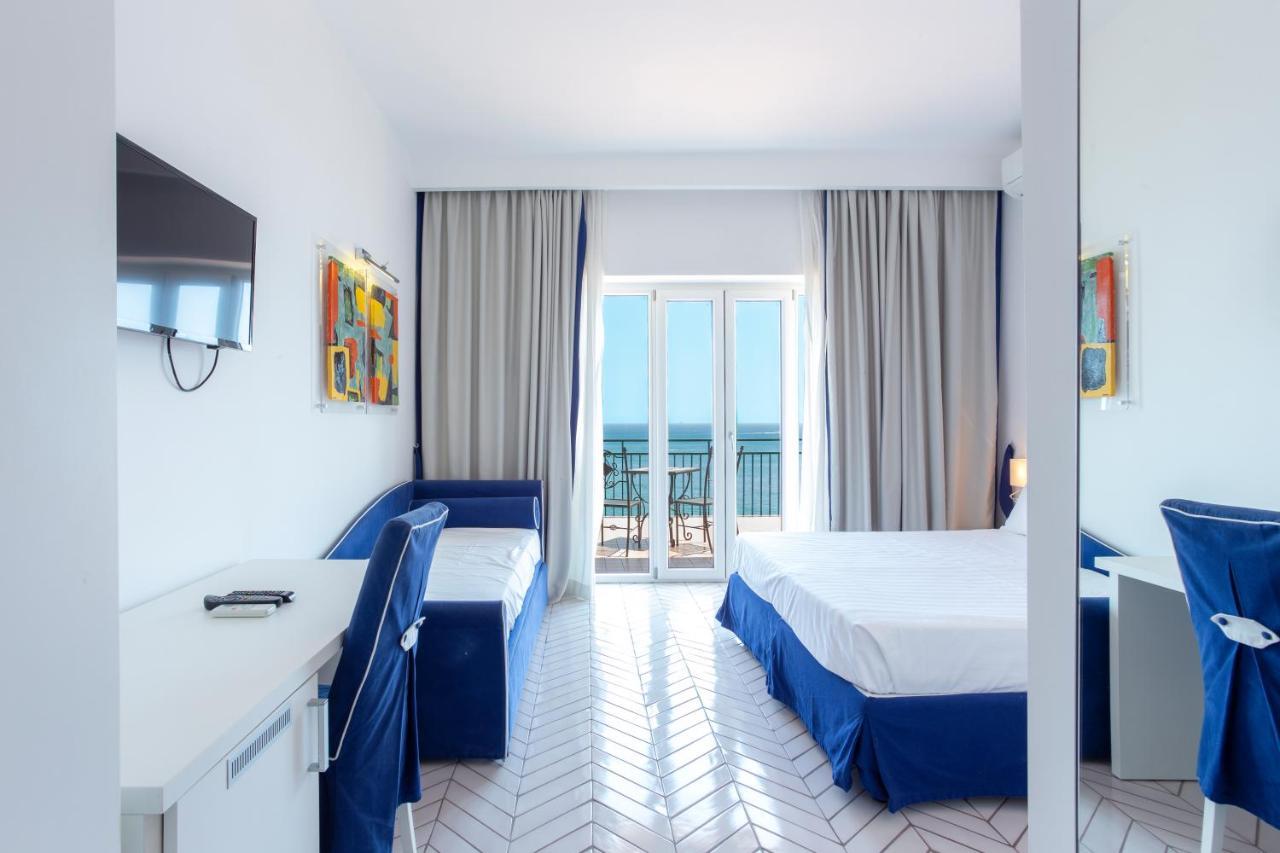 Hotel Bristol Vietri Bagian luar foto