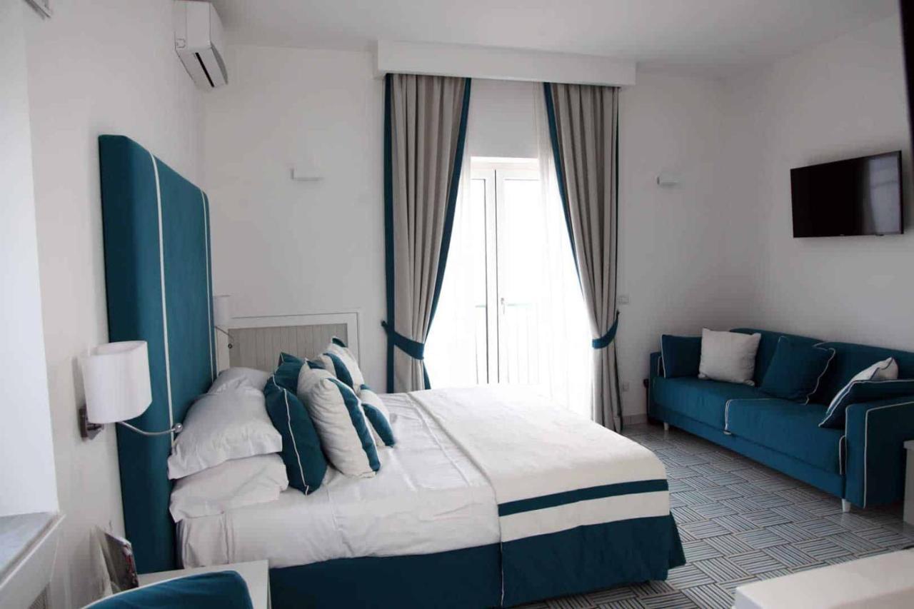 Hotel Bristol Vietri Bagian luar foto