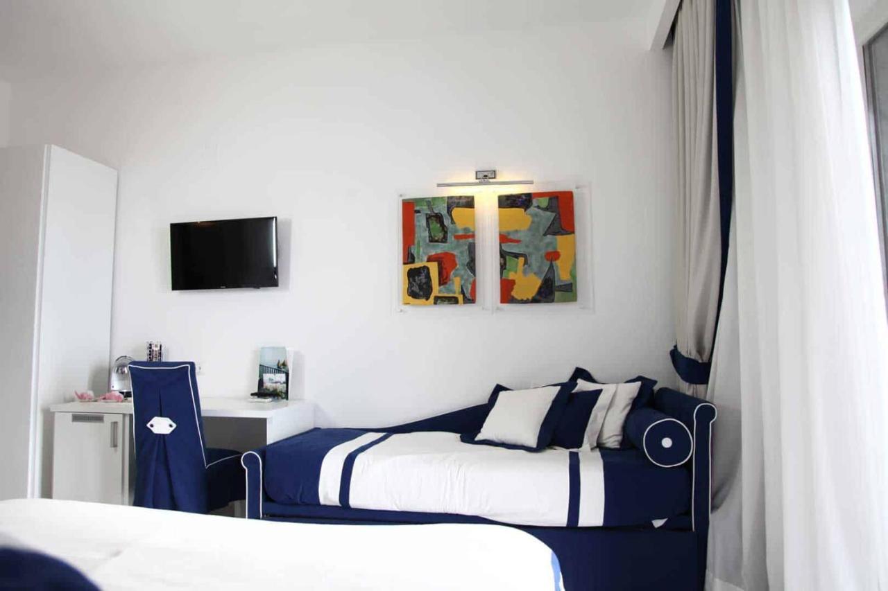 Hotel Bristol Vietri Bagian luar foto