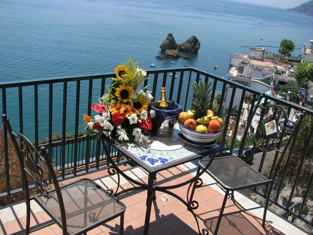 Hotel Bristol Vietri Bagian luar foto