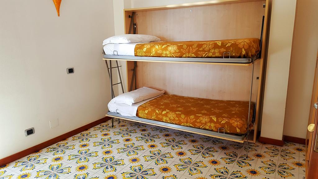 Hotel Bristol Vietri Bagian luar foto