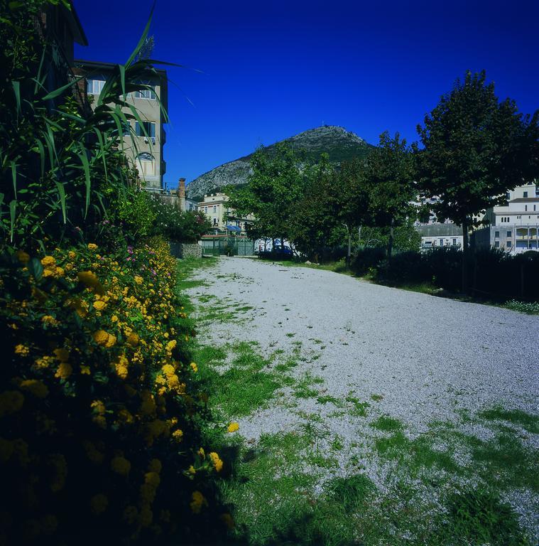 Hotel Bristol Vietri Bagian luar foto