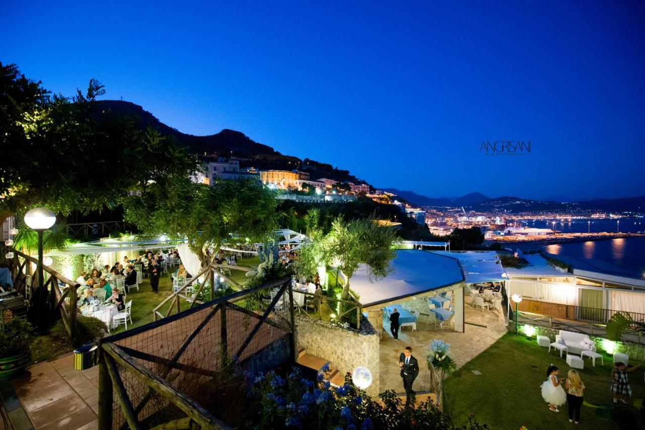 Hotel Bristol Vietri Bagian luar foto