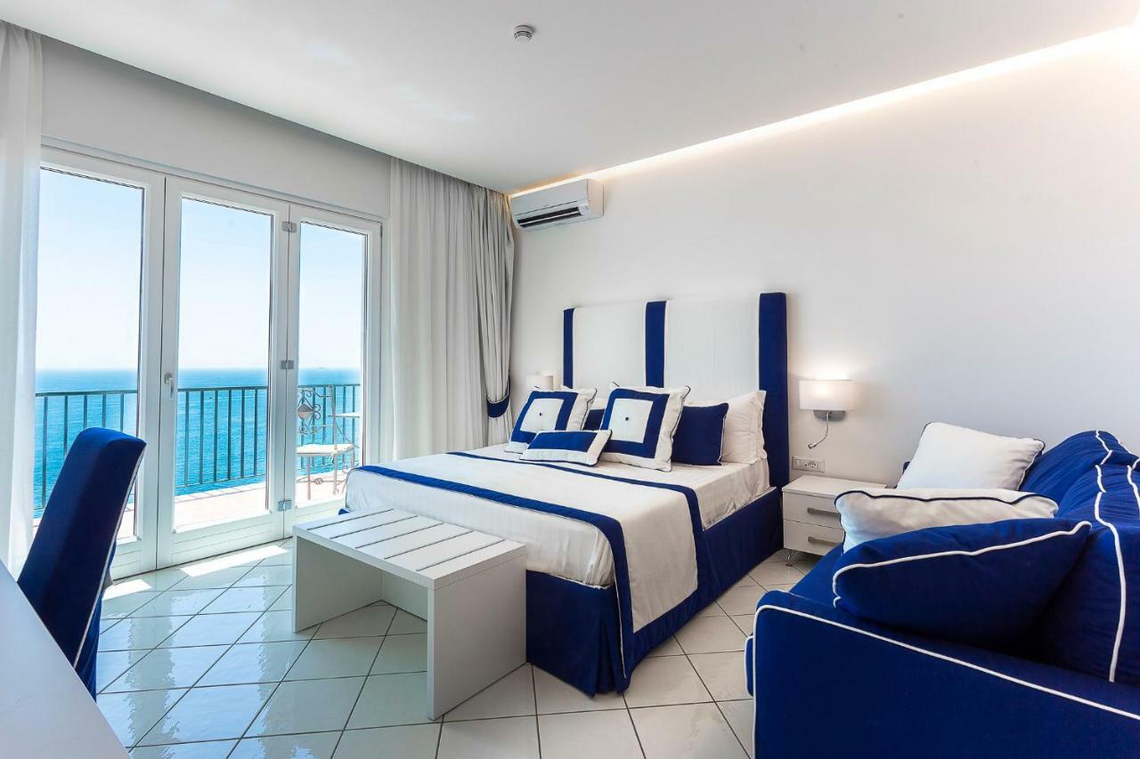 Hotel Bristol Vietri Bagian luar foto